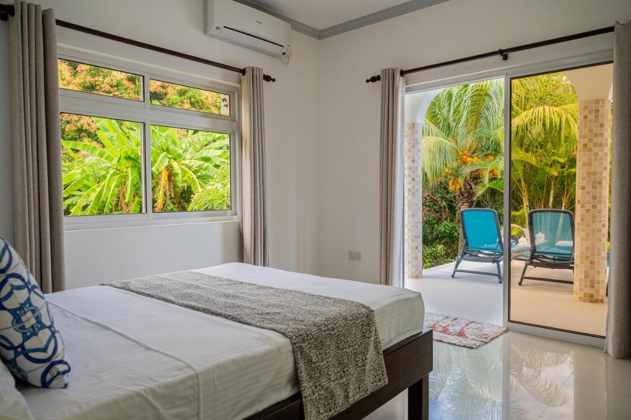 Tranquility Villas Baie Sainte Anne Екстериор снимка